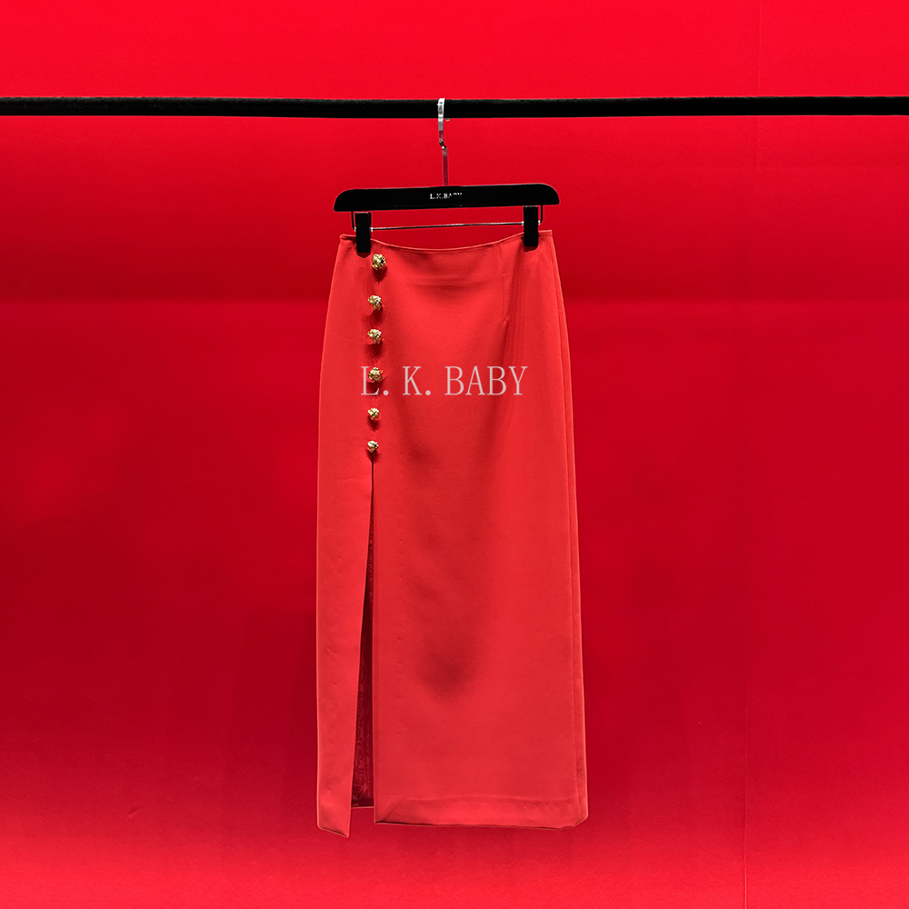 【L.K.BABY】一步之摇 时尚炽热氛围感金属浮雕扣侧开叉半身裙