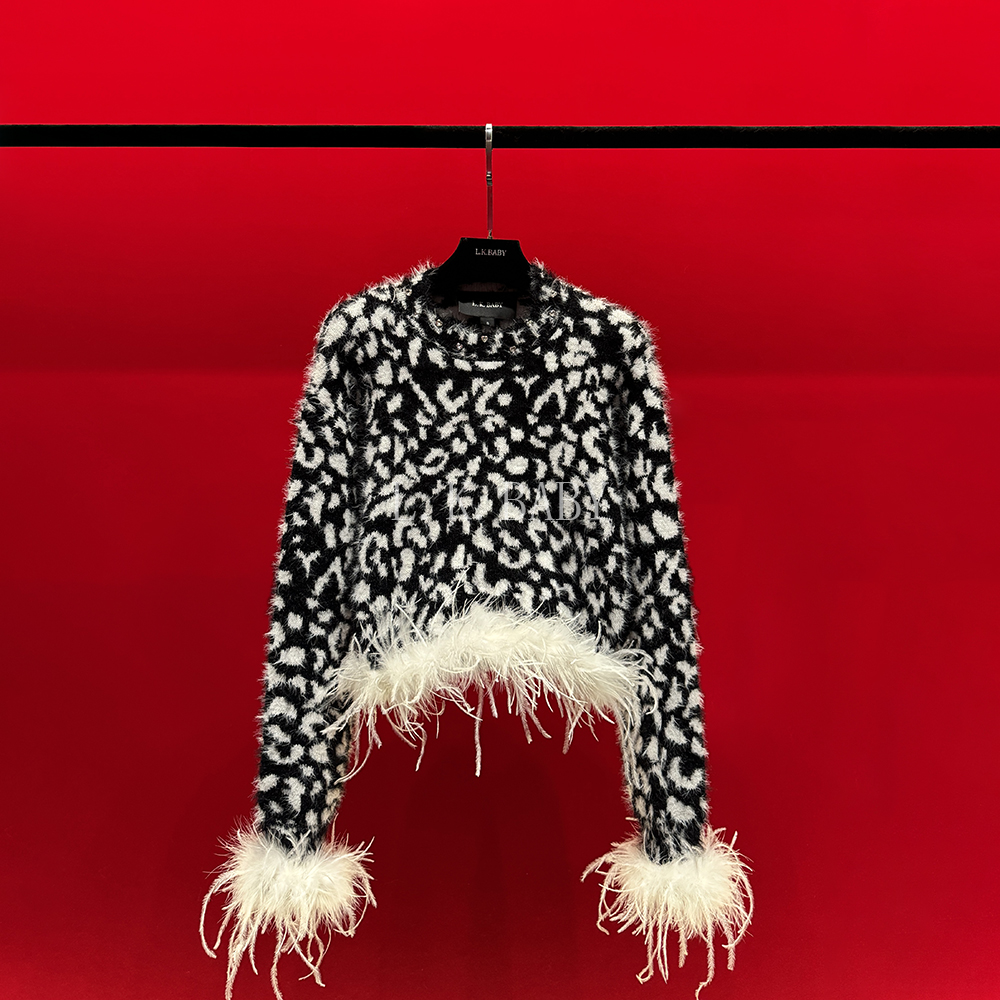 【L.K.BABY】魅力诱惑 豹纹毛衣重工钉钻羽毛时尚套头长袖冬季毛衣