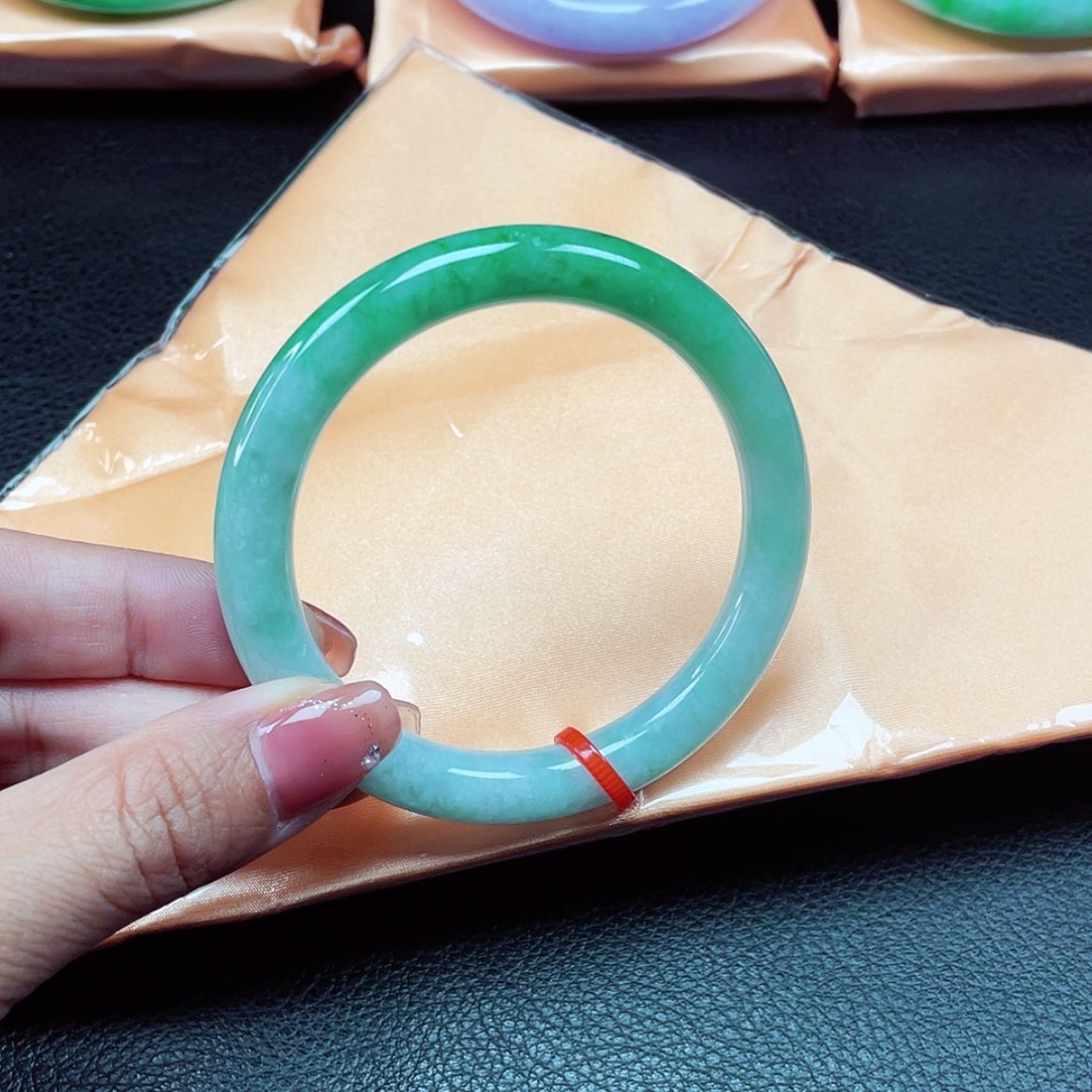 【闪购商品】翡翠手镯（圆镯）未镶嵌XX
