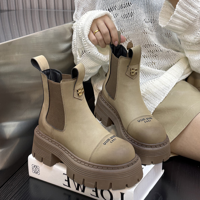 百丽纯爱欧货真皮套筒马丁靴女2023秋季新款英伦风圆头厚底松糕烟