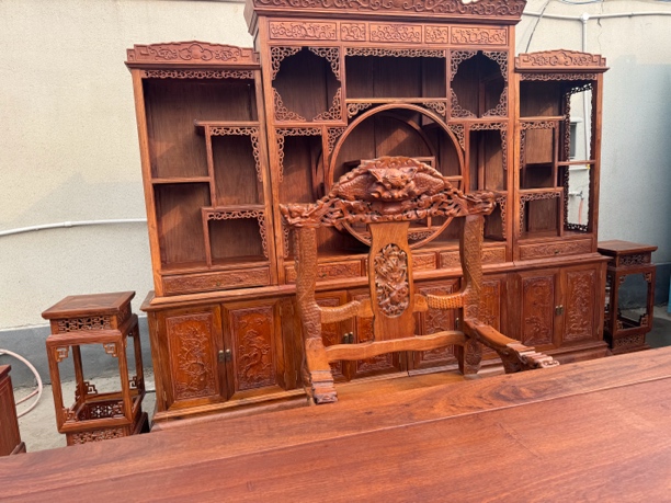 实木缅花办公桌一套