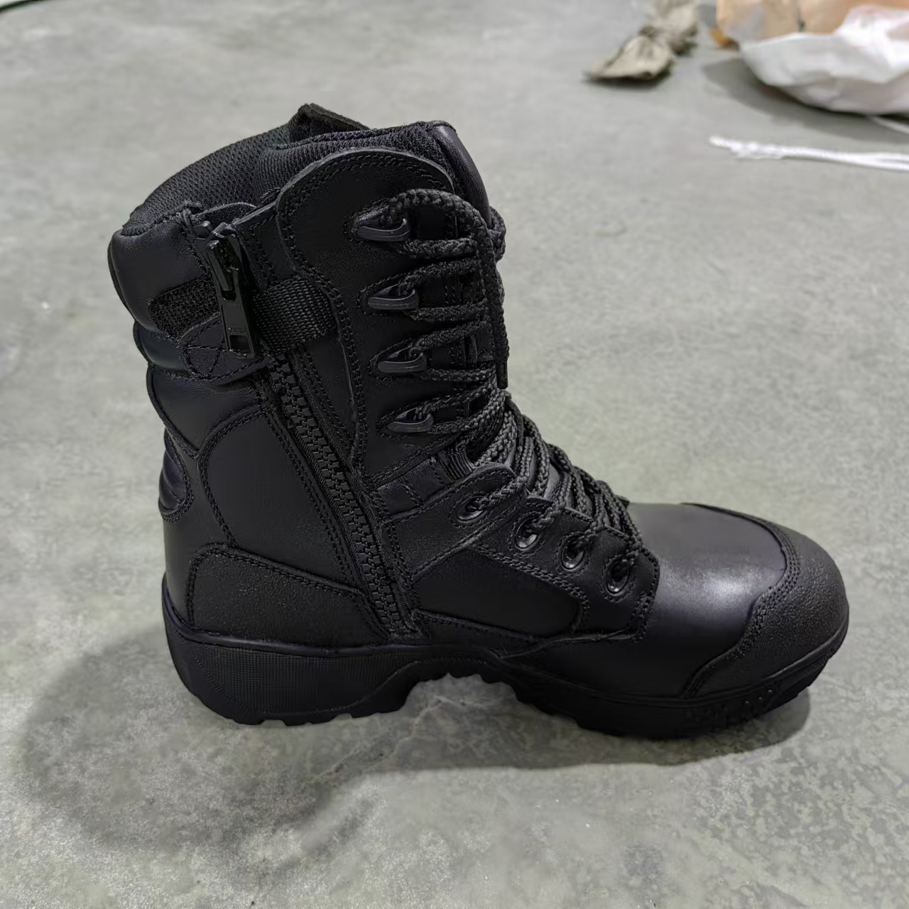 T 013 黑色短筒靴（冬）