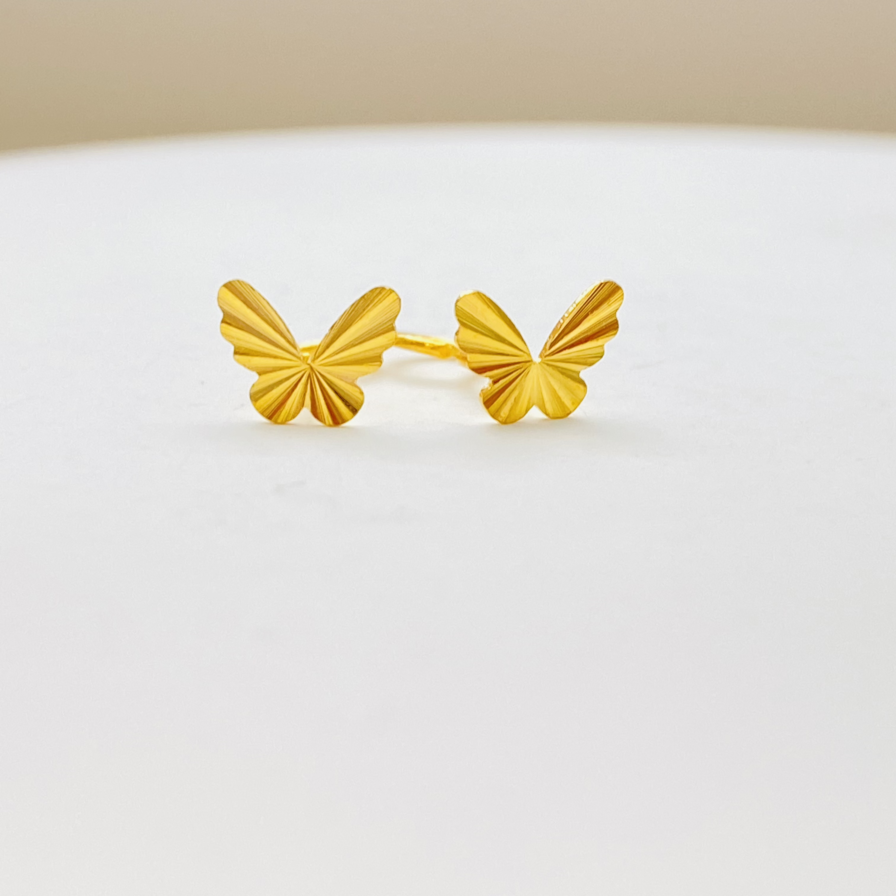 足金999 黄金镭射蝴蝶耳钉 耳钩 0.37