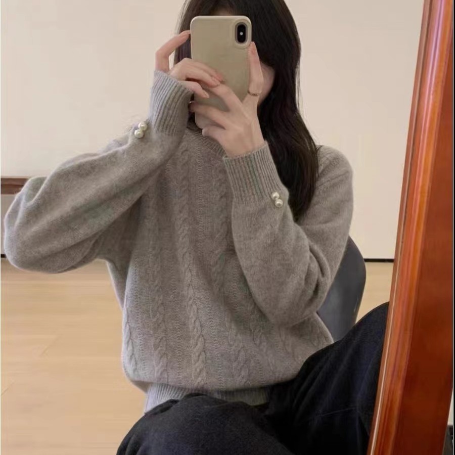 灰色小麻花袖子珍珠毛衣A