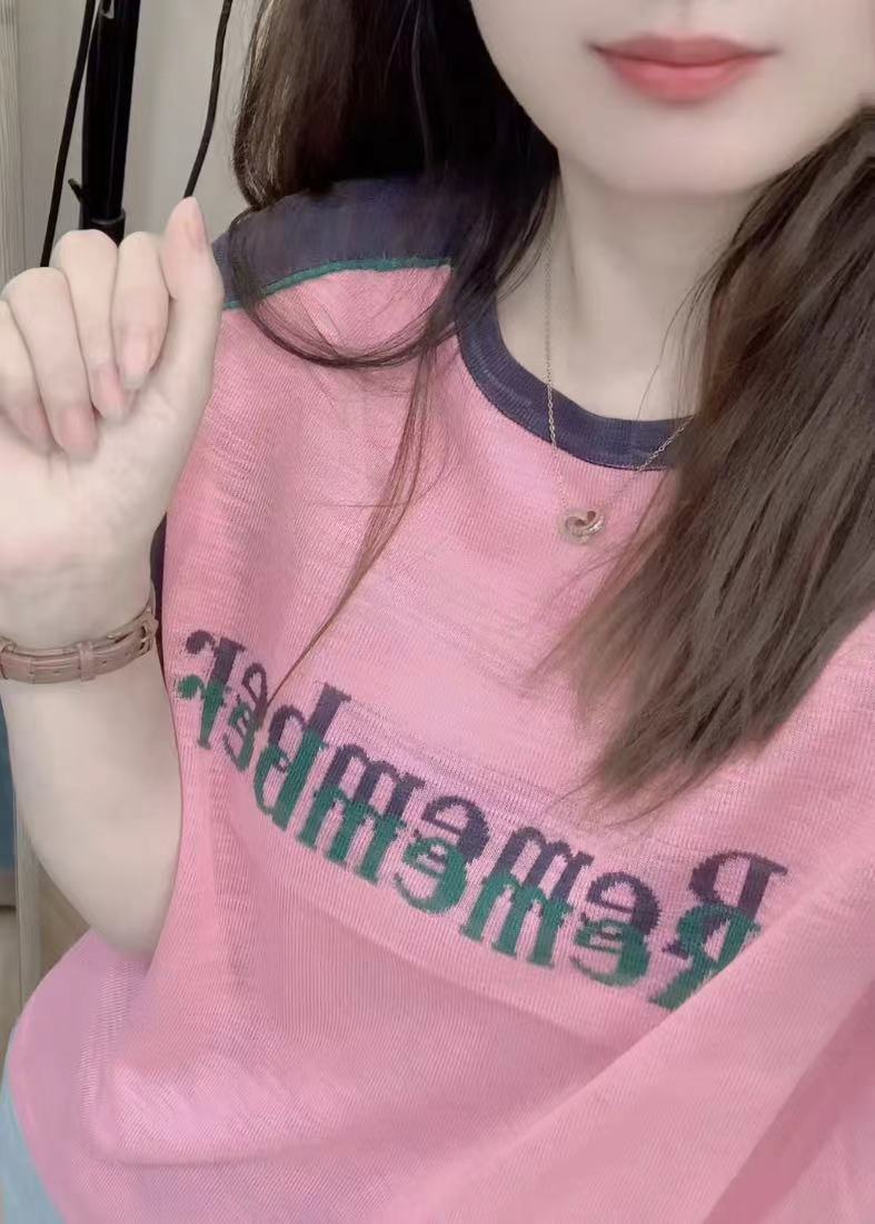 七言家  灰粉字母拼色领插肩短袖1