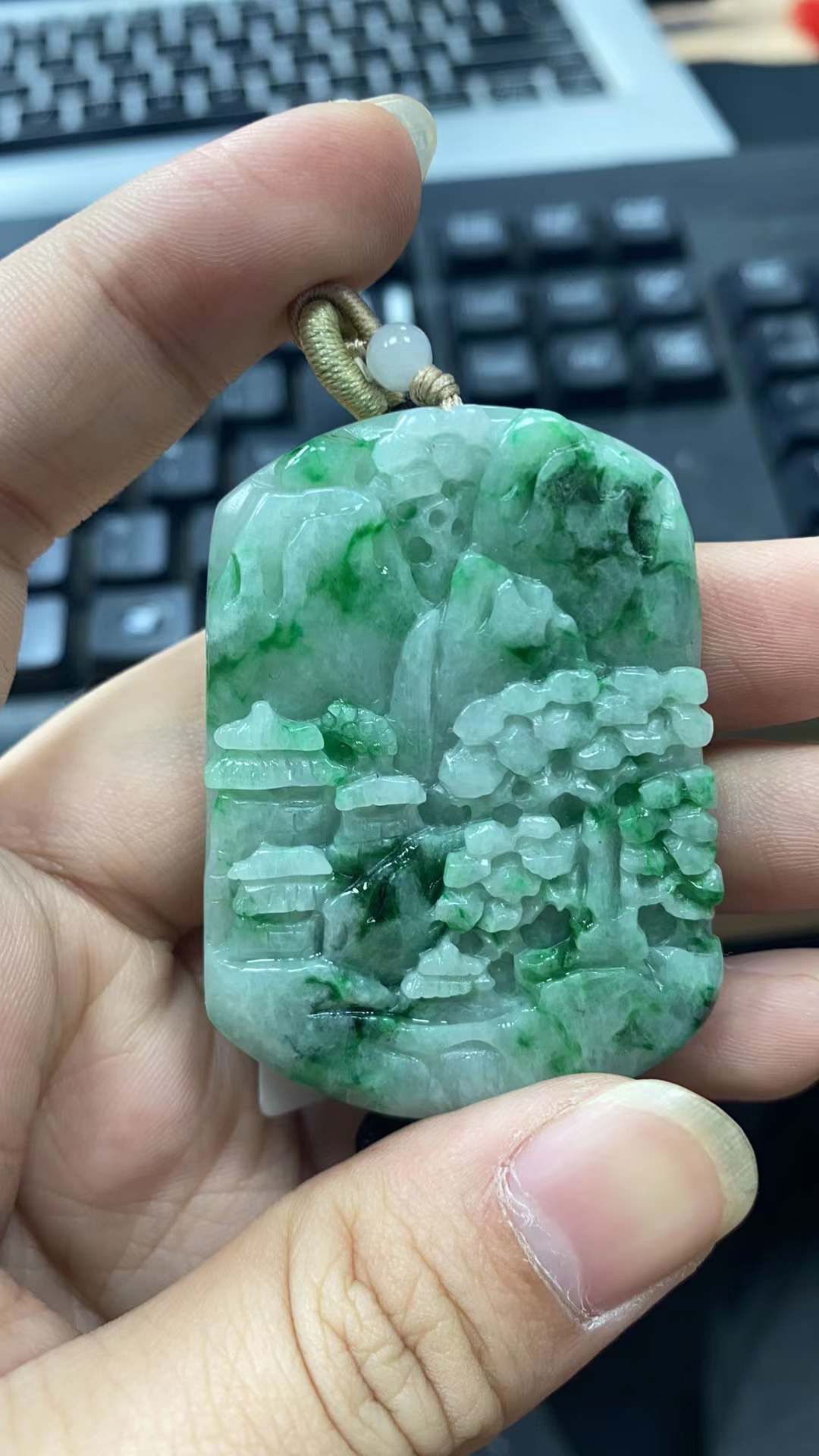 缅甸A货翡翠挂件 26