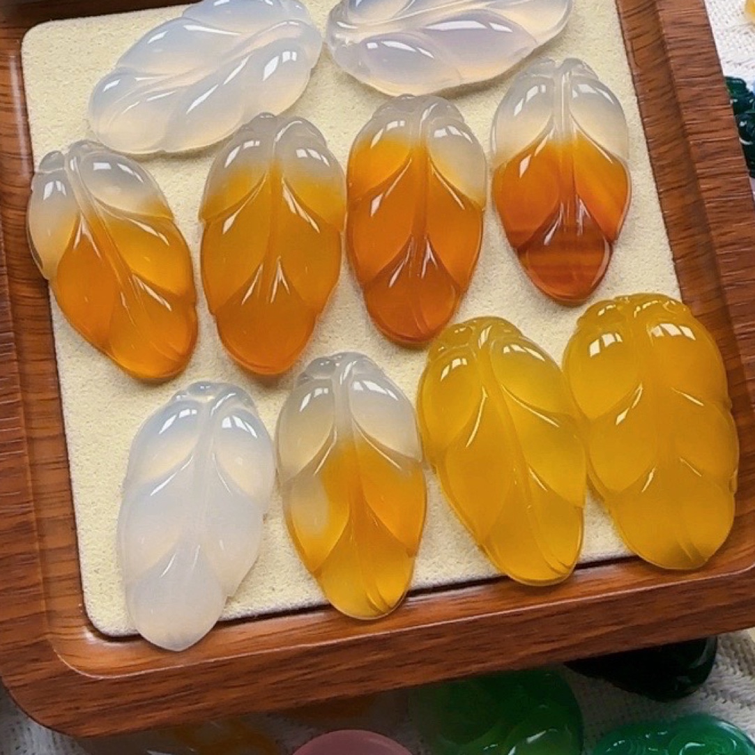 天然玛瑙玉髓吊坠项链 金枝玉叶 白冰渐变叶子多样性发一