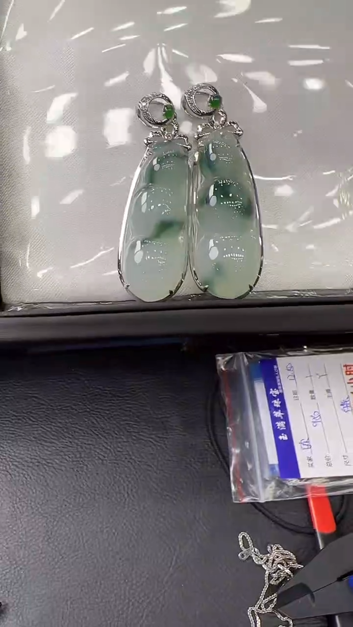 【闪购商品】翡翠颈饰18K金镶嵌豆子（多样性发其一）