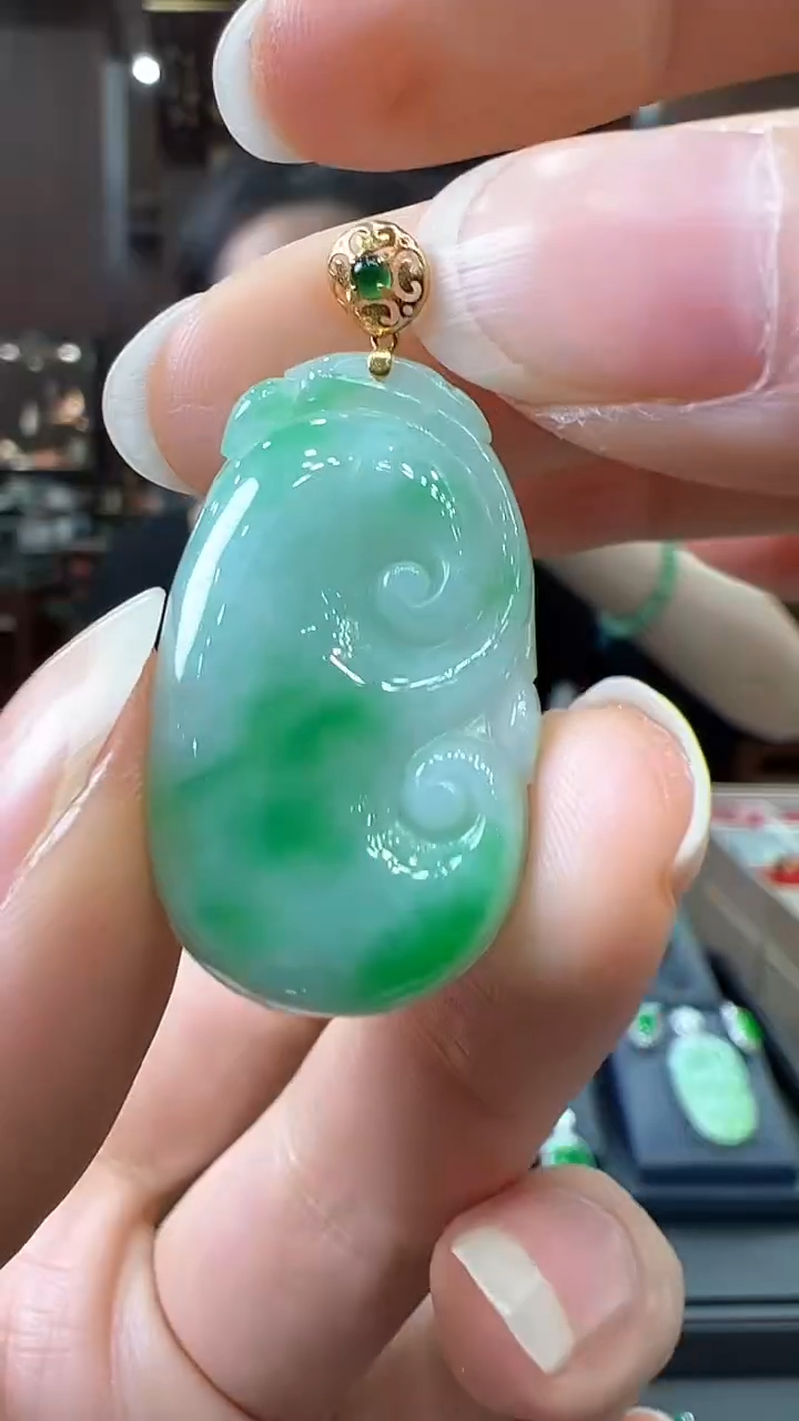 【闪购商品】翡翠颈饰18K金镶嵌如意