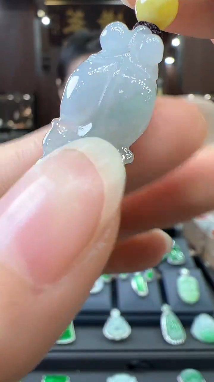 【闪购商品】翡翠手机挂未镶嵌金鱼
