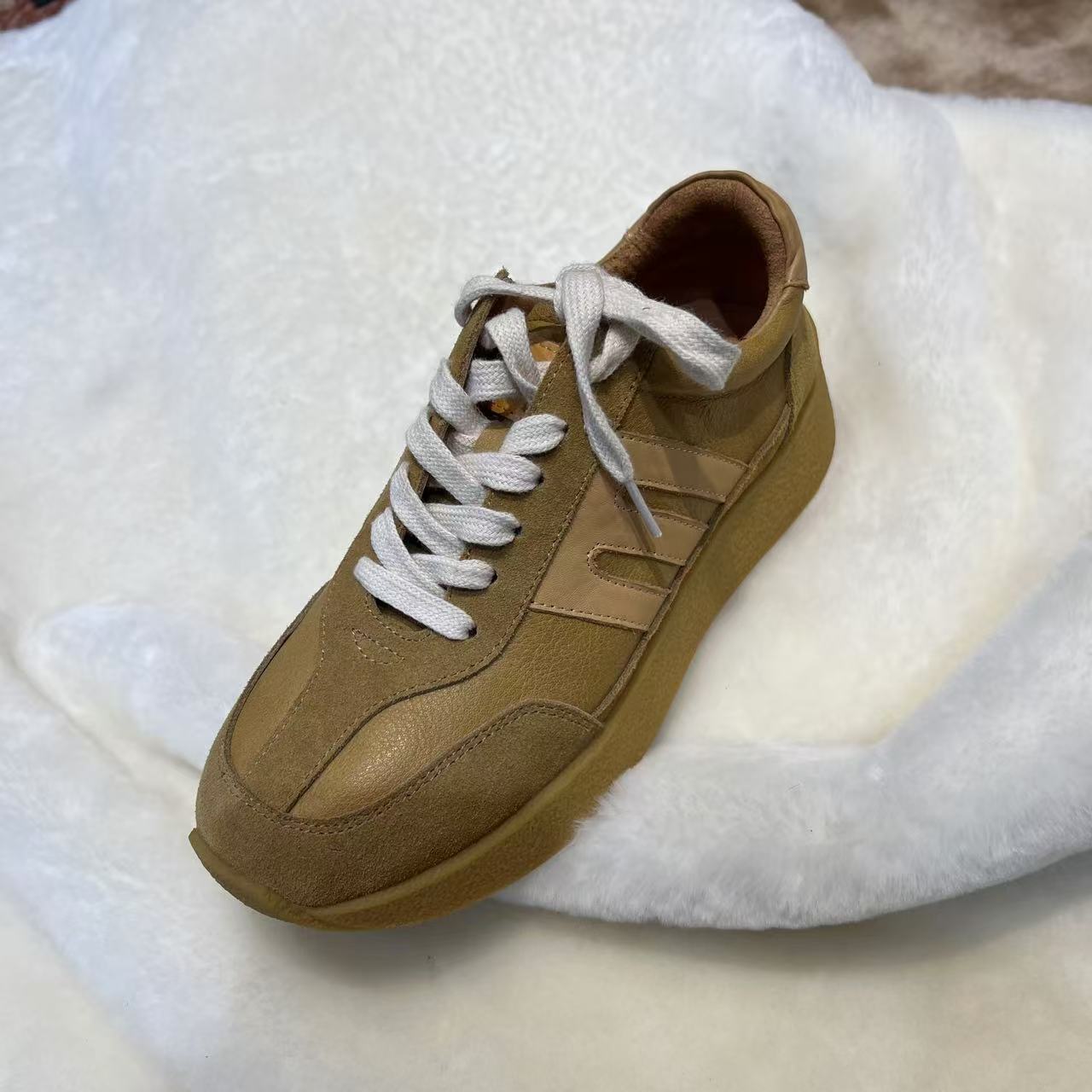 【小黑家】高端牛牛拼接撞色高版本德训低帮防滑休闲板鞋 35189-7