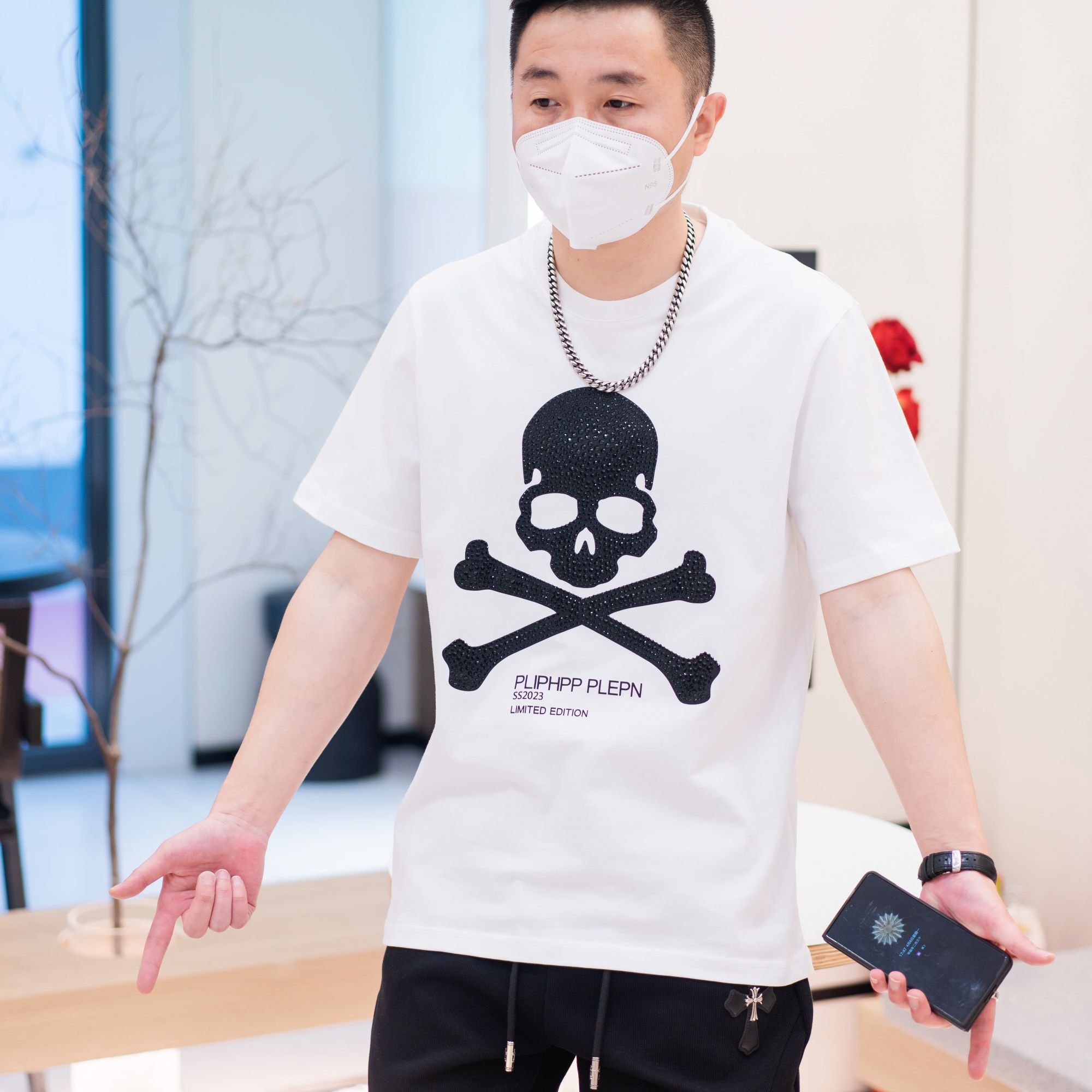 2025新款男短袖T恤潮牌休闲时尚个性骷髅头烫钻男情侣半袖6005