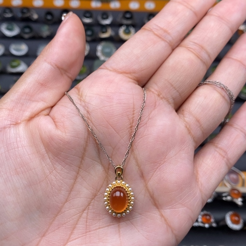 【闪购商品】岫玉颈饰银S925镶嵌贪****子