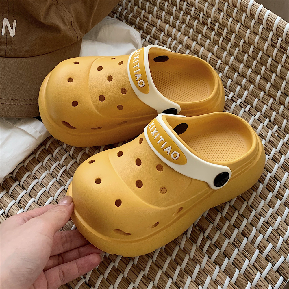 夏季款户外亲子运动风包头凉拖鞋拼色时尚舒适足弓男童女童洞洞鞋