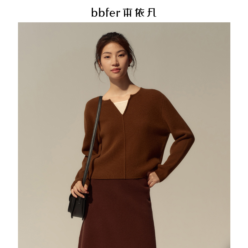 本依凡冬季女装V领假两件针织衫SSSZZ0233拼色套头衫高级羊毛衫