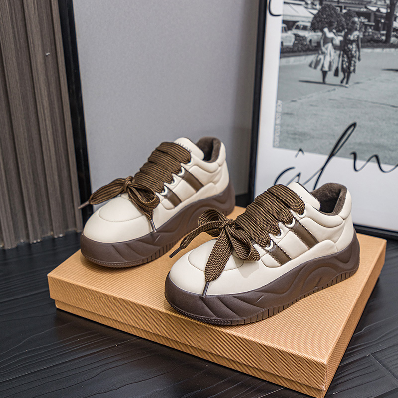 【大贝贝专享】厚底小白鞋女秋冬新款加绒休闲板鞋百搭潮流面包鞋