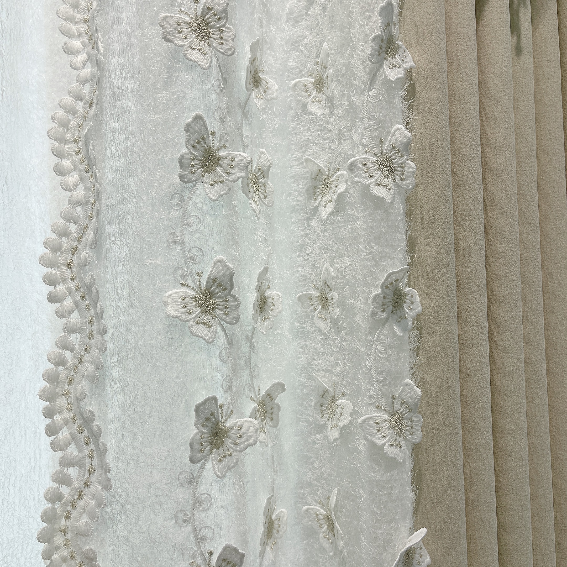 【奶油色蝴蝶飞飞】新款高档激光浮雕绣花花边侧边纱窗帘