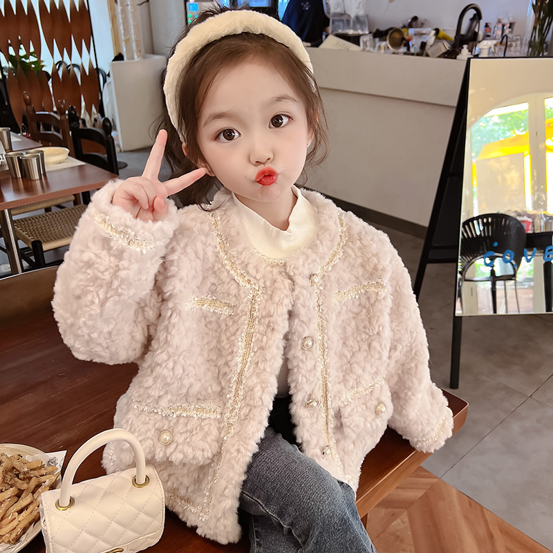 女童外套秋冬款2025新款宝宝冬季羊羔绒小香风女孩毛毛衣儿童冬装
