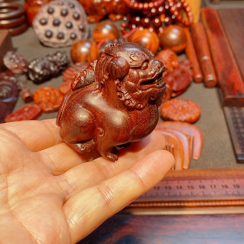 【闪购商品】小叶紫檀把件张*翼