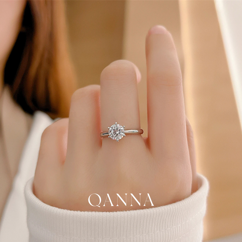 QANNA【1克拉主钻】【六爪】18K金豪华满钻百搭款钻石戒指AS