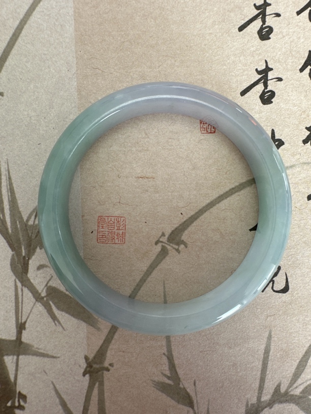 T942 双耳挂绿缅甸翡翠手镯