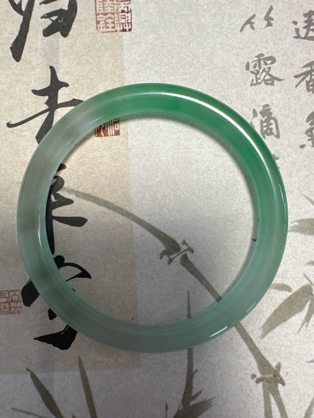 T812缅甸翡翠手镯 