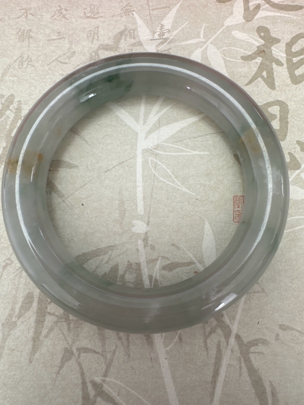 T975 绿飘带撒金胖圆缅甸翡翠手镯