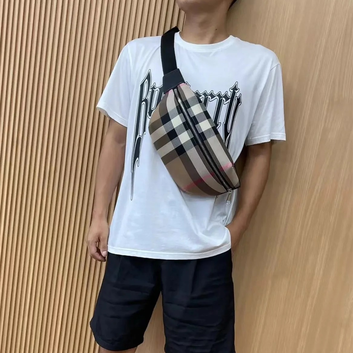 BURBERRY/博柏利 男士中号棕色混白色棉质格纹带拉链腰包80845551