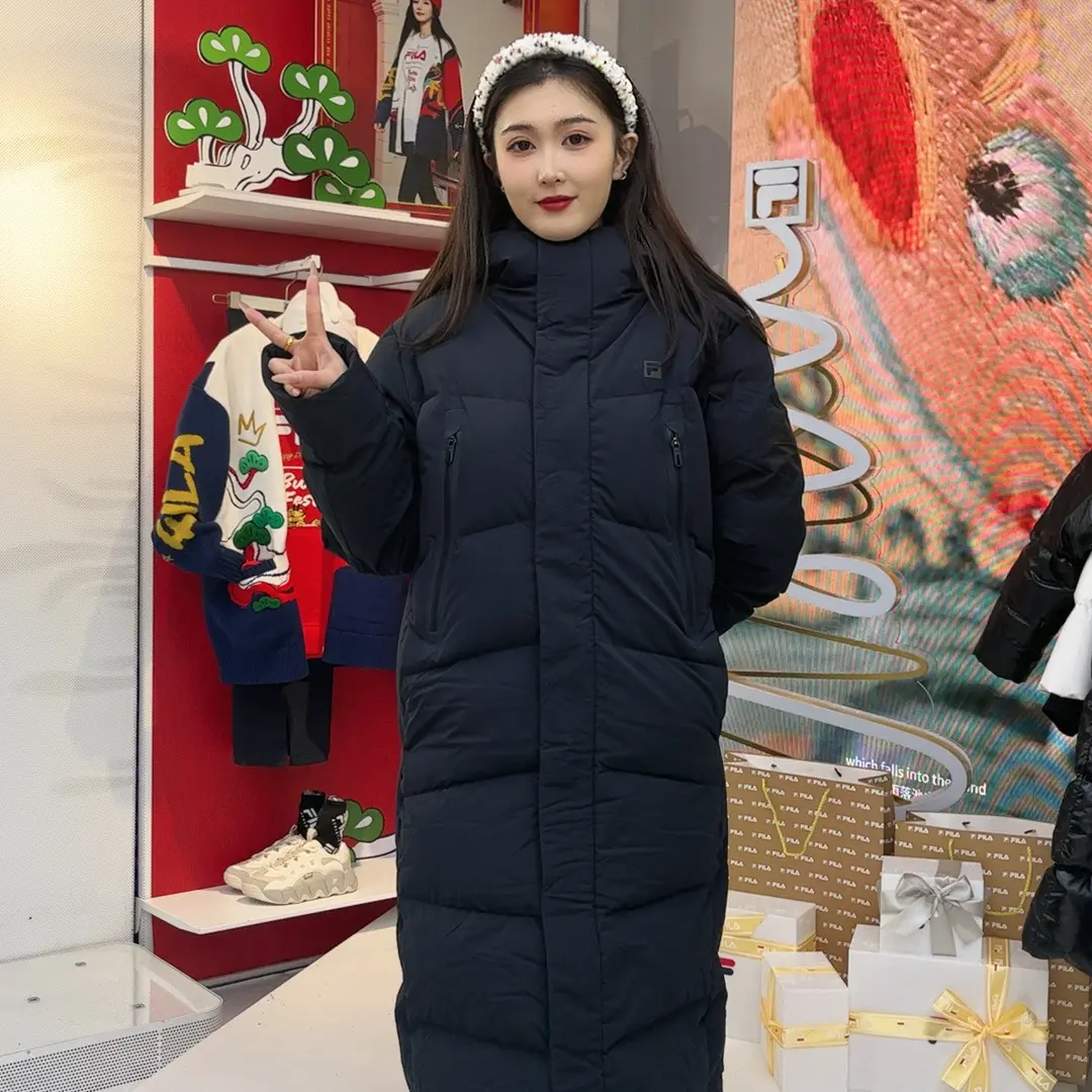 Fila/斐乐男女同款运动舒适休闲保暖长款连帽羽绒服 A11M341906