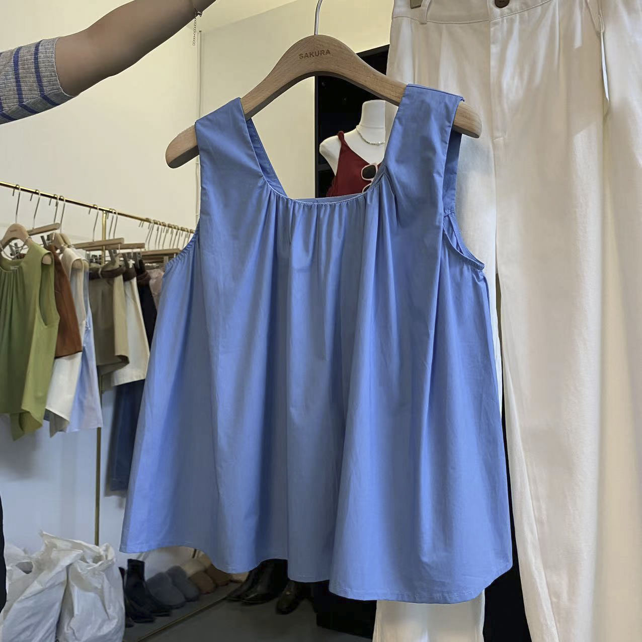 璎婲sᴀᴋᴜʀᴀ【泰蓝德的夏天】图简约清新甜美减龄娃娃衫无袖百搭小衫