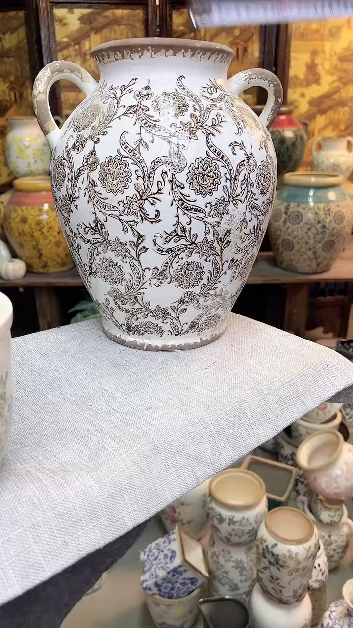 【闪购商品】微瑕慎拍花瓶高29.5内12