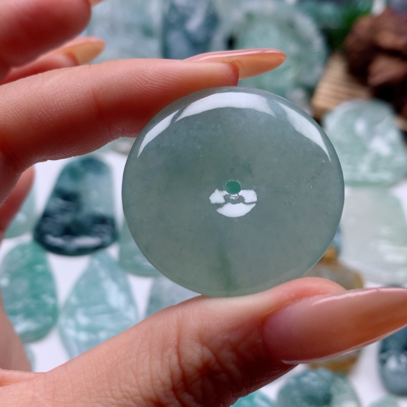 【闪购商品】翡翠颈饰未镶嵌k*?