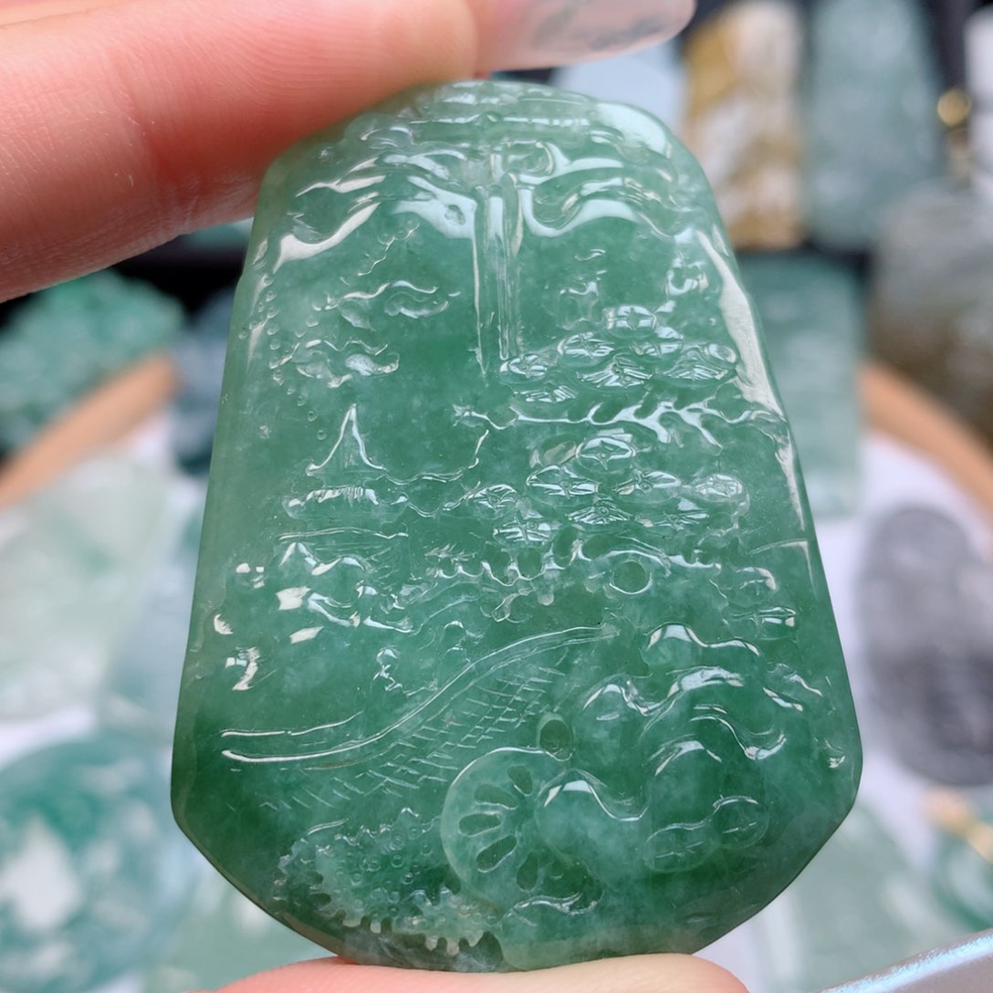 【闪购商品】翡翠颈饰未镶嵌山水