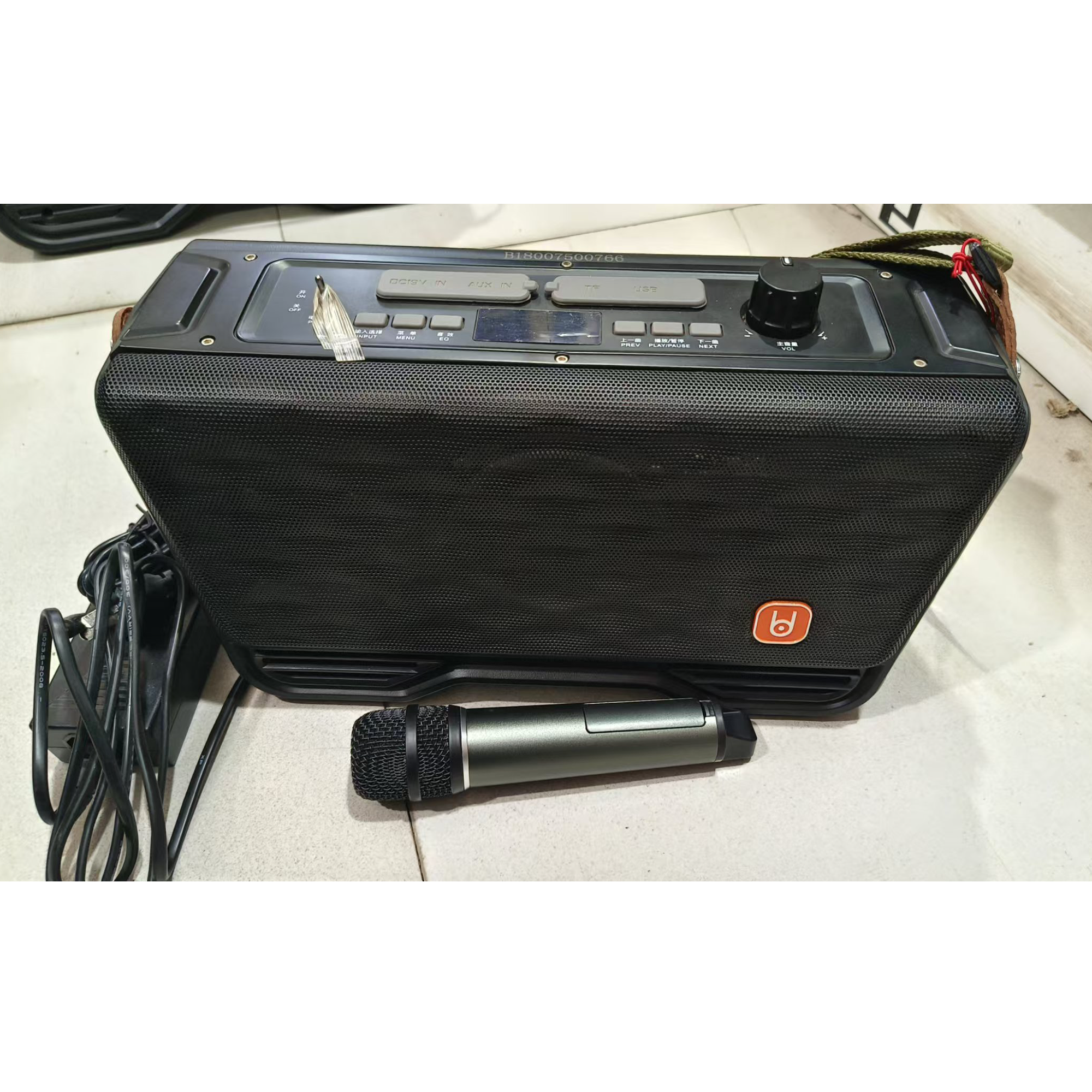 99新  二手99新、贝德5寸手提电瓶音响自带话筒）（不包邮）