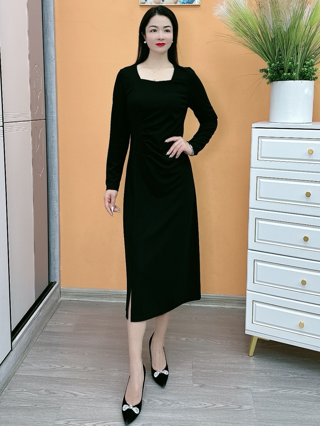 H2583秋季新款时尚气质修身显瘦时尚减龄收腰长款黑色开叉连衣裙