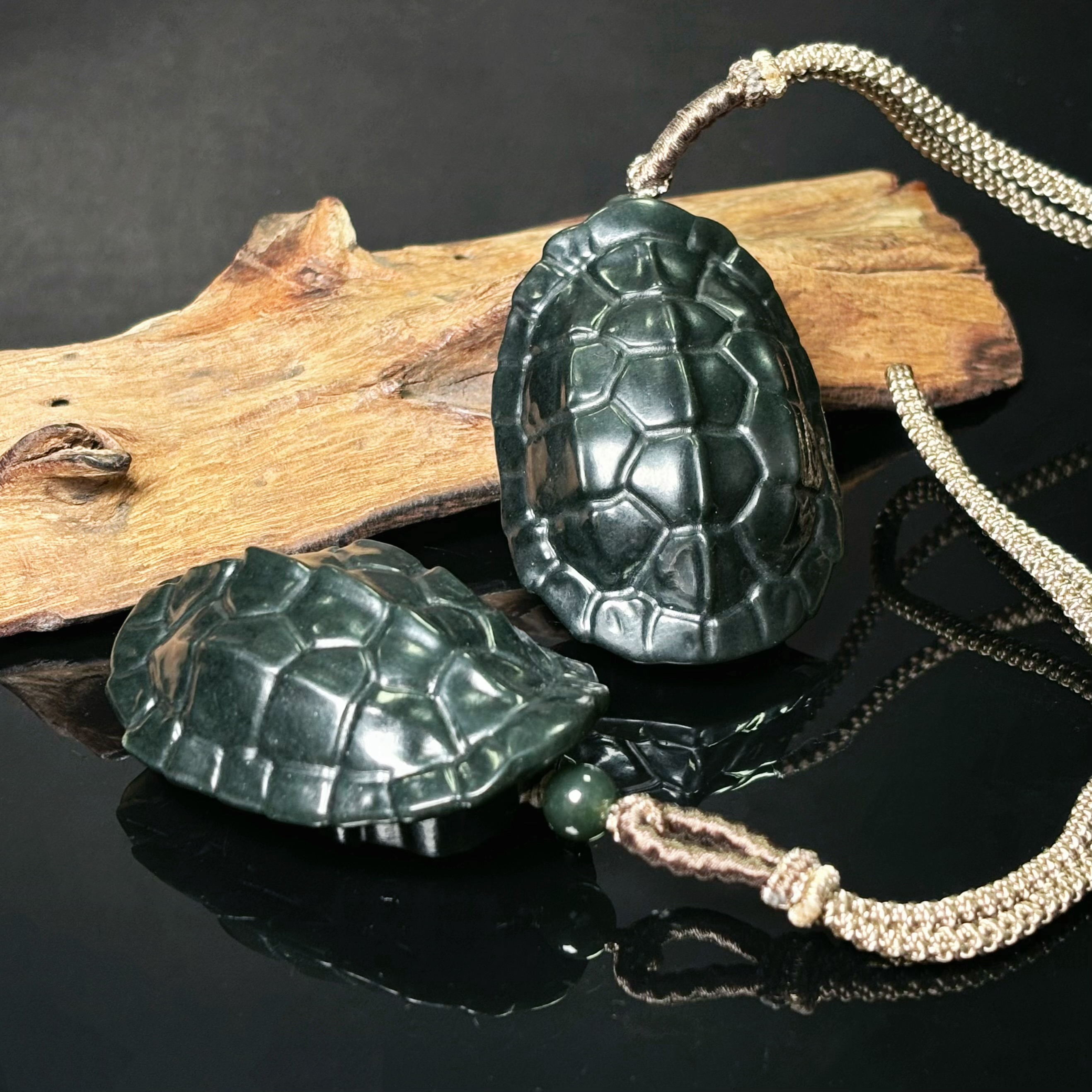 【老郑家】和田玉雕刻龟挂件(多样性发一件)