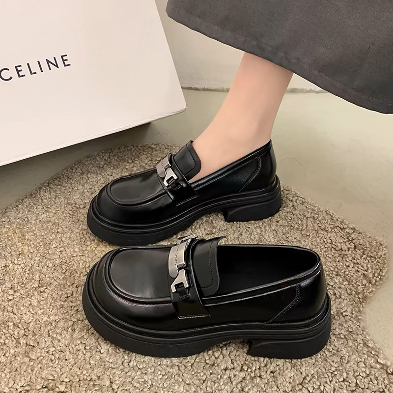 272时尚百搭休闲薄底英伦风乐福鞋272