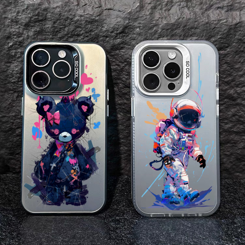 涂鸦宇航员小熊适用苹果15手机壳iPhone13/14promax新款12全包11