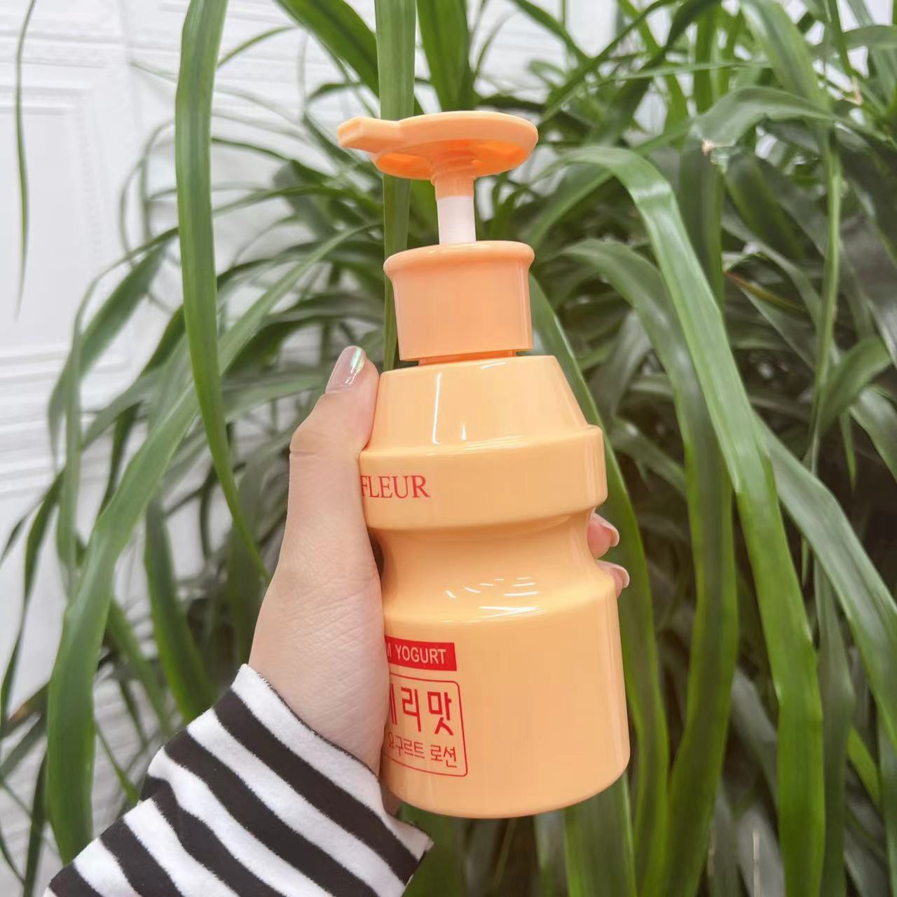 【被窝都是香香的！】这不是养*多！来自泡菜国的花匠香水身体乳