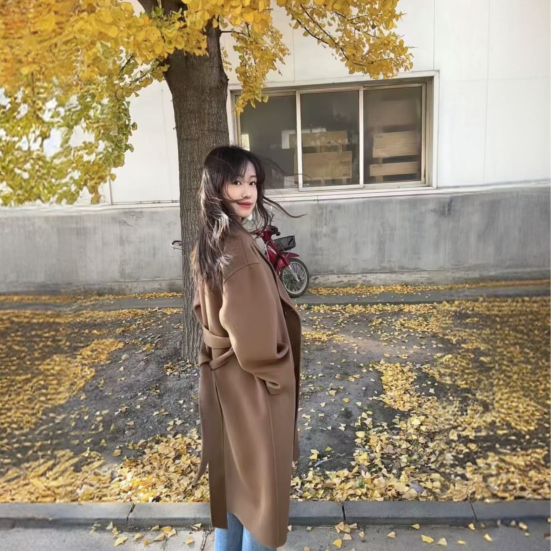 妙启时尚-24年秋冬新款女款驼色宽松韩范儿洋气百搭韩版显瘦大衣