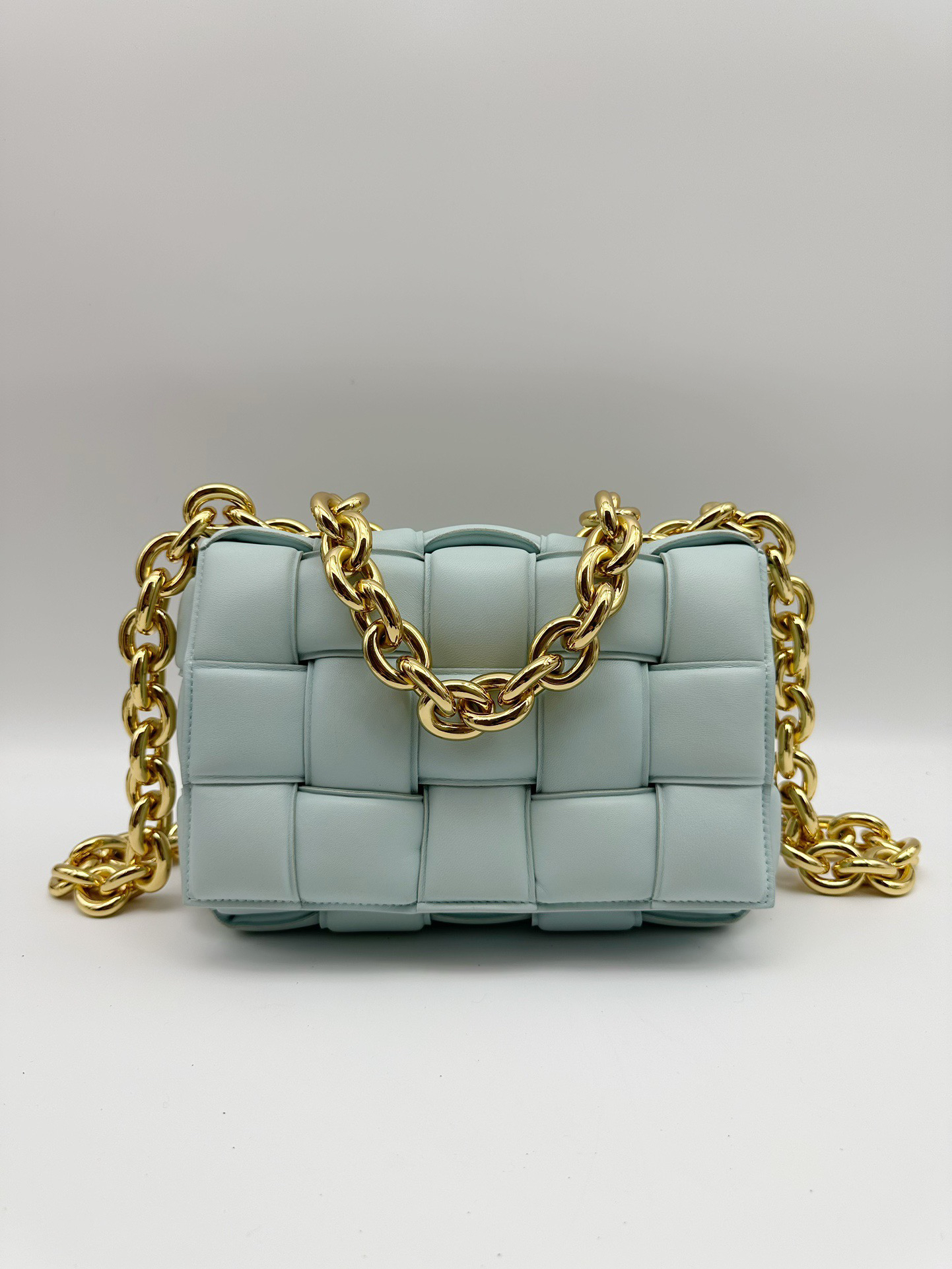 95新 BOTTEGA VENETA/葆蝶家 粗链条斜挎包枕头包14913