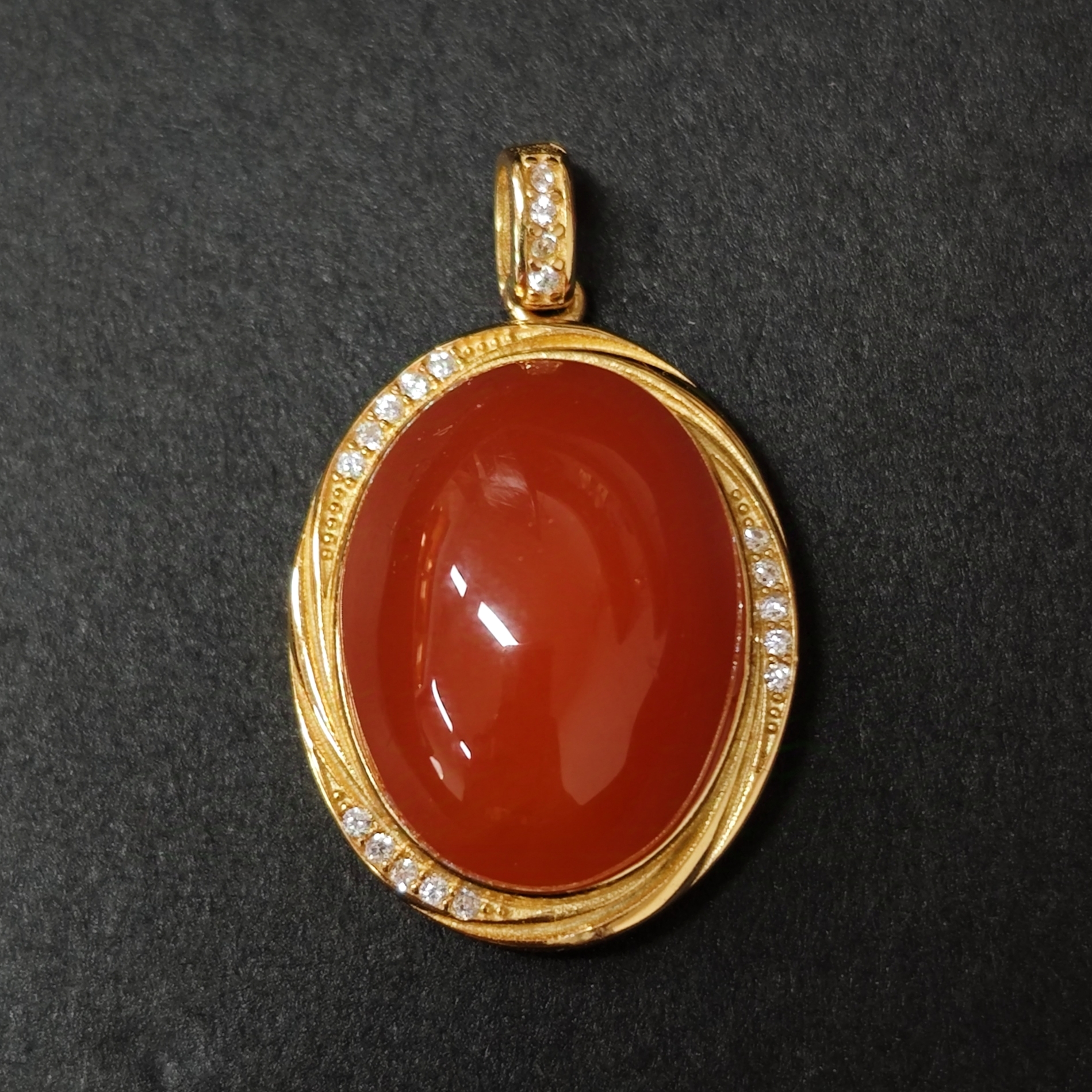 语唐保山河湾冰红南红吊坠