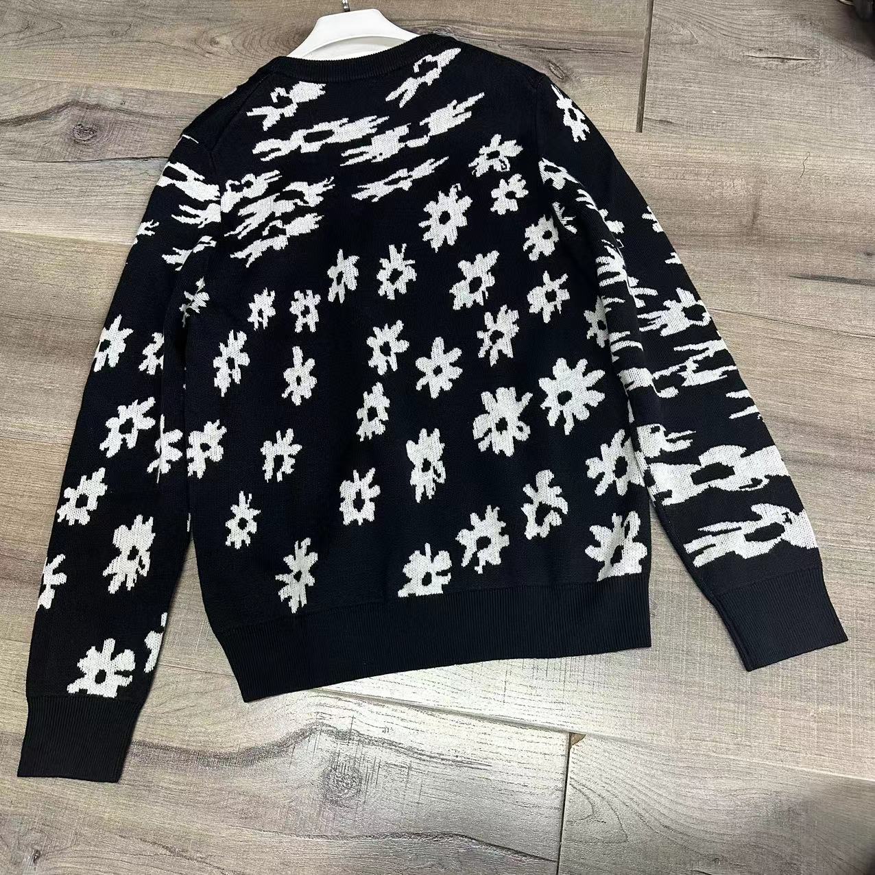 DY738-个性花朵复古宽松长袖毛衣