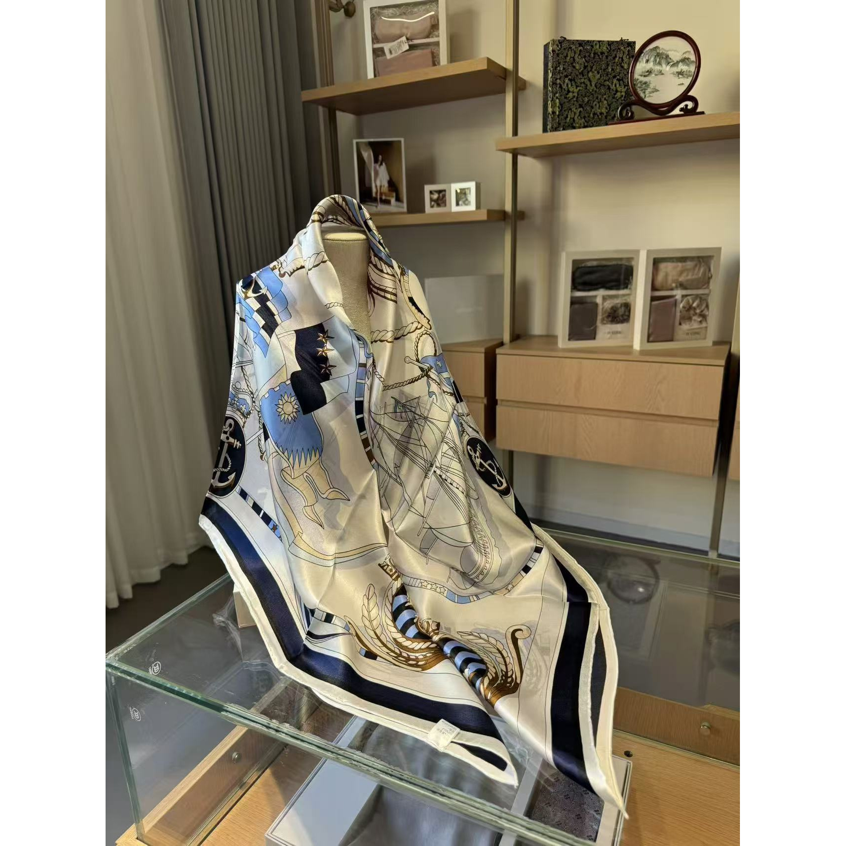 《尾单福利10》90真丝方巾