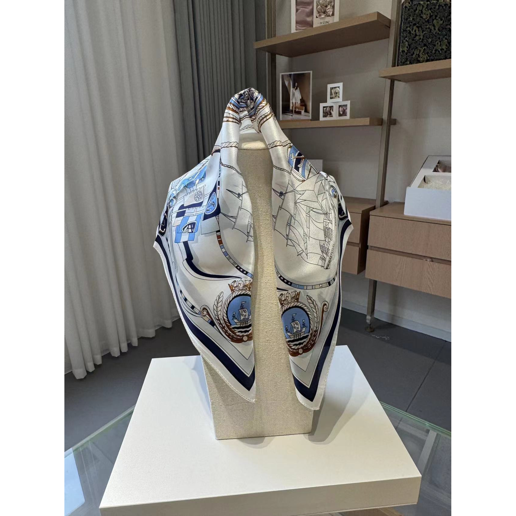 《尾单福利31》50真丝方巾