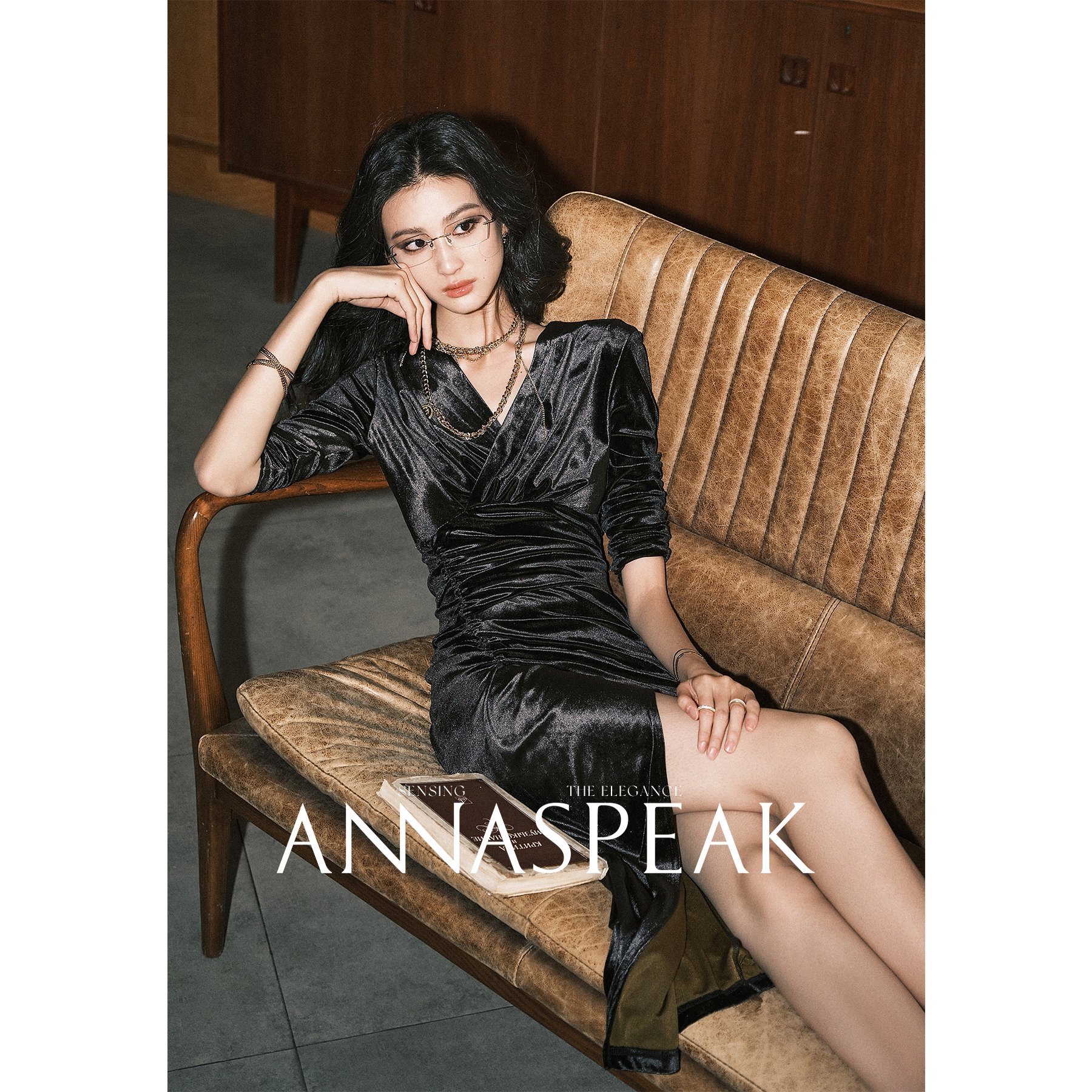 ANNASPEAK鎏金荷尔蒙弹力幻彩双色丝绒收腰高开衩长裙显瘦连衣裙