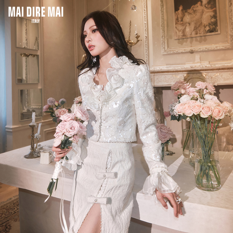 MAI DIRE MAI花苞领亮片长袖外套高腰珠链蝴蝶结半裙女冬时尚套装