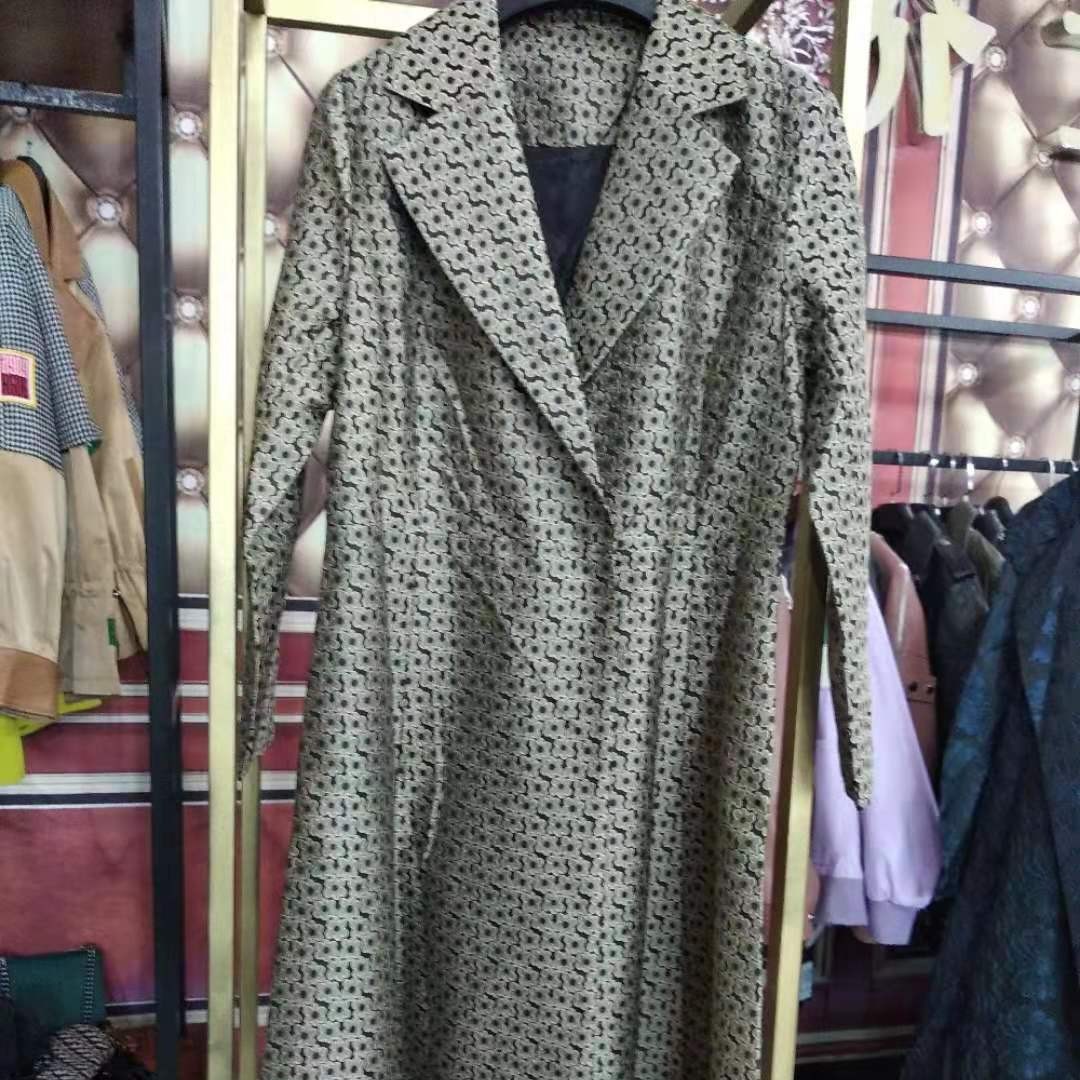 卡威乔士2025女款秋季风衣外套ZJ 33009