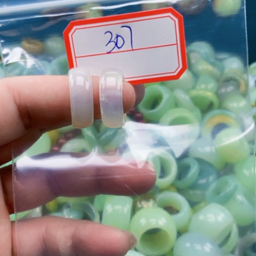 【闪购商品】蛇纹石玉颈饰未镶嵌