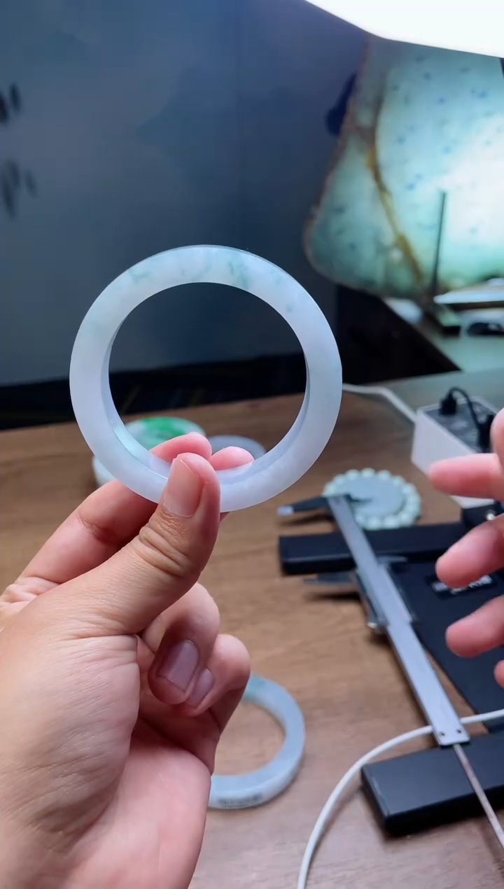 【闪购商品】定制翡翠手镯未镶嵌定制